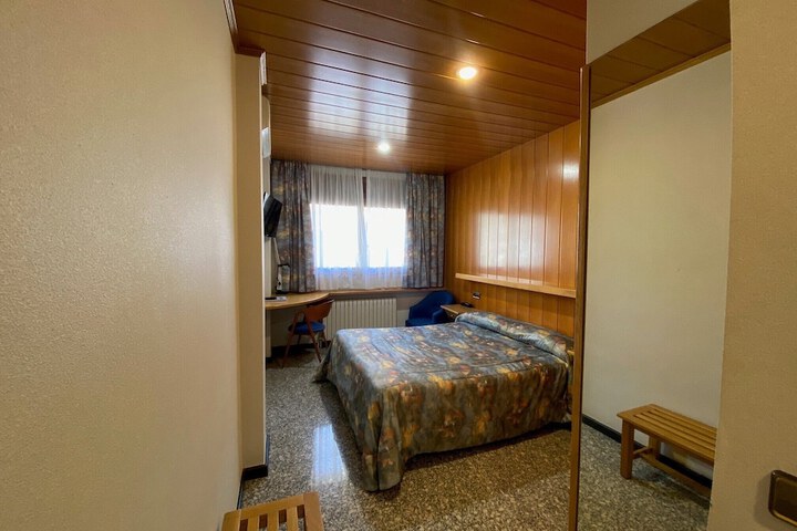 Room 18 of 60
