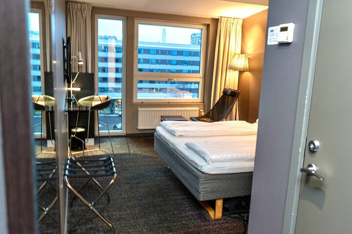 Room 51 of 99