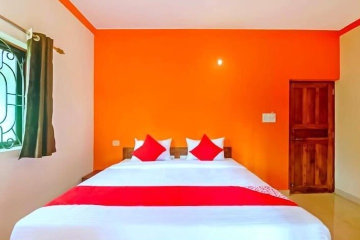 Room 6 of 11