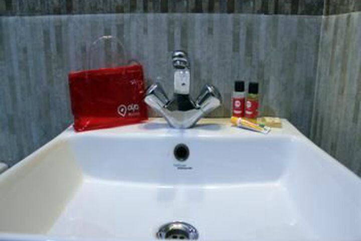 Room 5 of 28