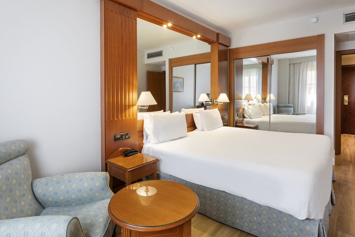 Room 3 of 46