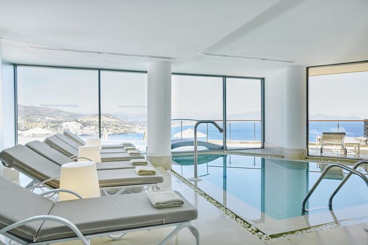 Pool Hotel