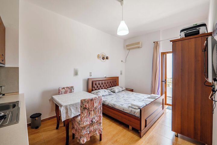 Room 10 of 25
