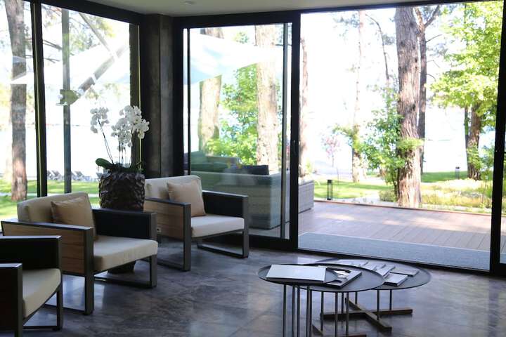 Hotel 2 of 73