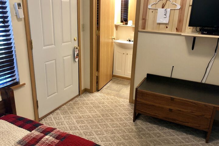 Room 70 of 259