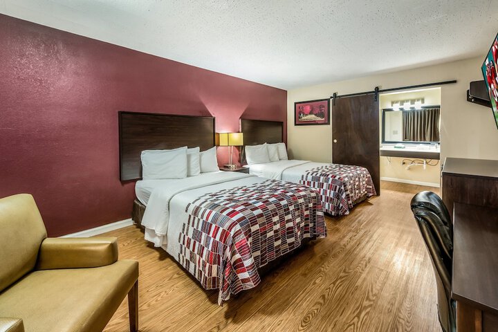 Deluxe 2 Double Beds (8 of 8)