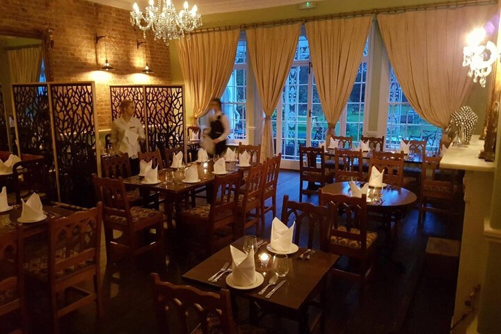 Dining 19 of 36