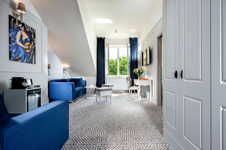 Room 46 of 77