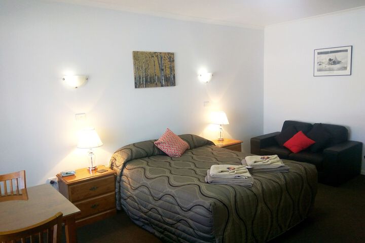 Room 13 of 34