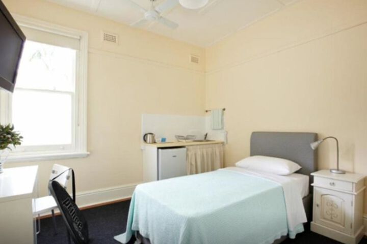 Room 7 of 39