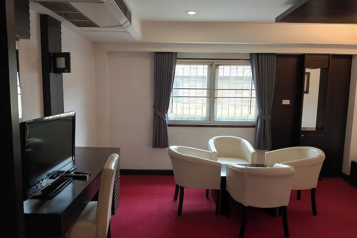 Room 15 of 38