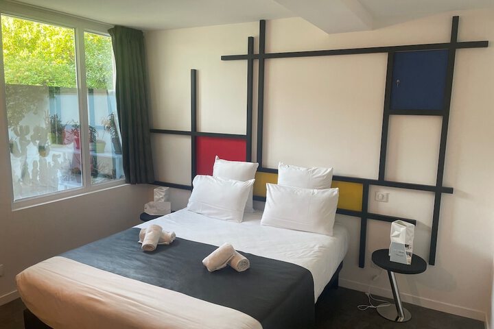 Room 13 of 44
