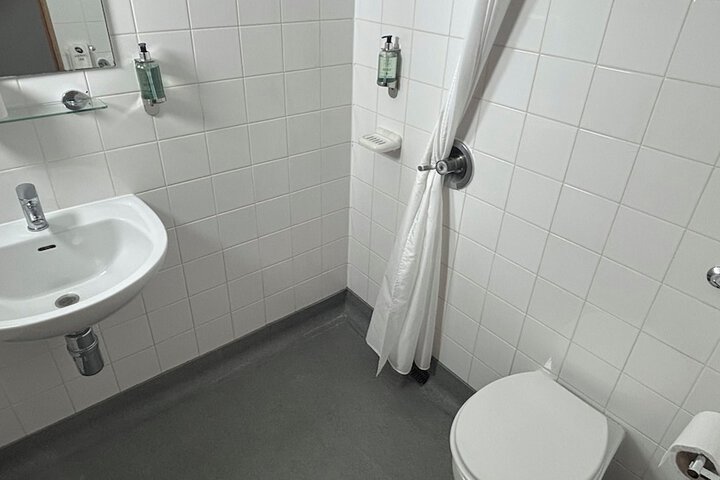 Room 54 of 83