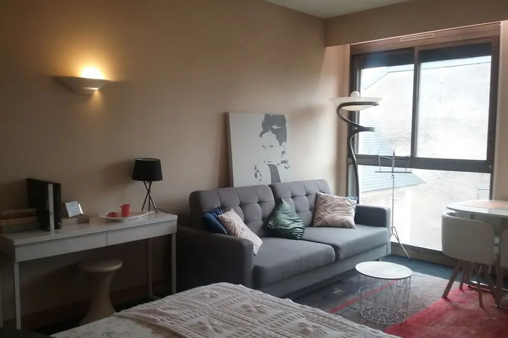 Room 4 of 13