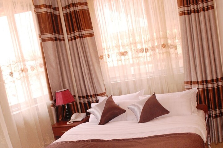 Room 5 of 43