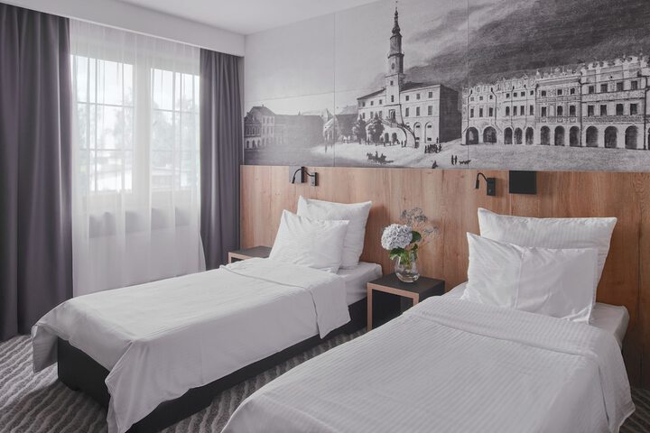 Room 13 of 72