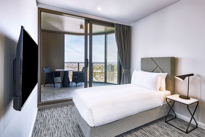 Room 15 of 110