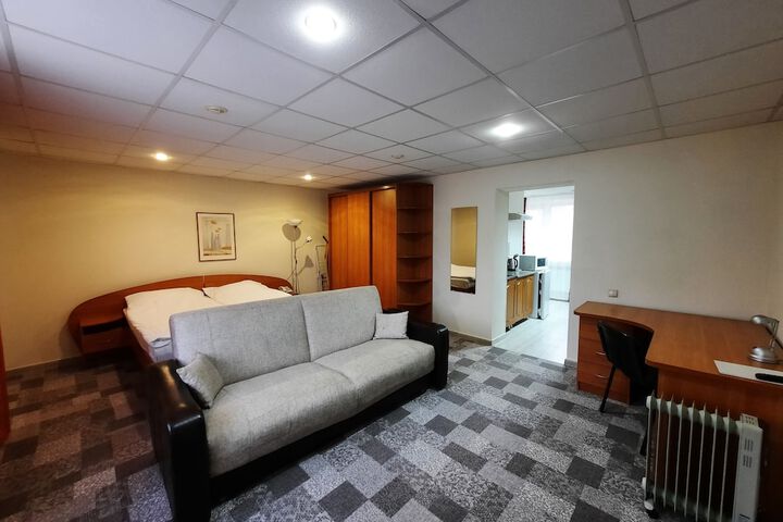 Room 27 of 121