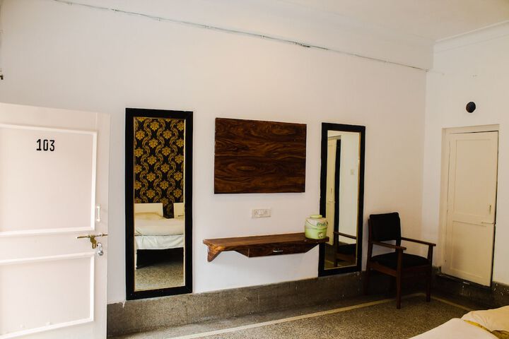 Room 13 of 62