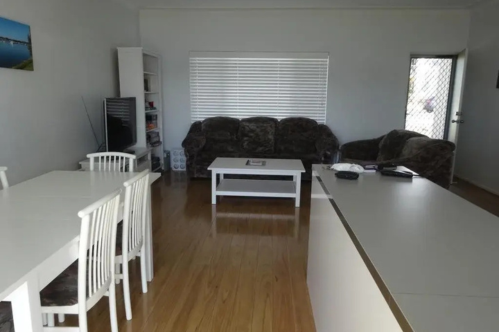 Room 4 of 11
