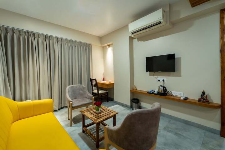 Room 12 of 38