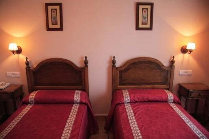 Room 8 of 25