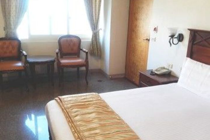 Room 5 of 26
