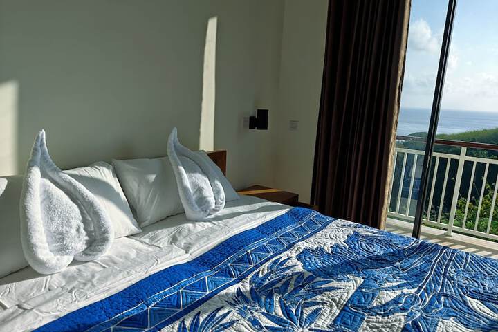 Room 4 of 28