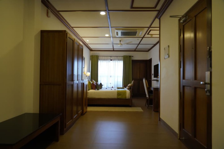 Room 25 of 144