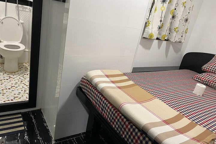 Room 7 of 20