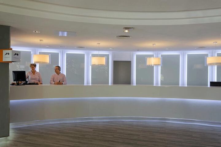 Entrance & Lobby
