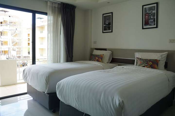 Room 21 of 80