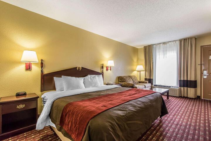 1 King Bed (8 of 11)