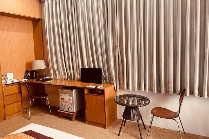 Room 27 of 69