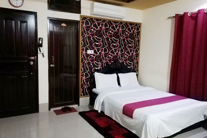 Room 16 of 25