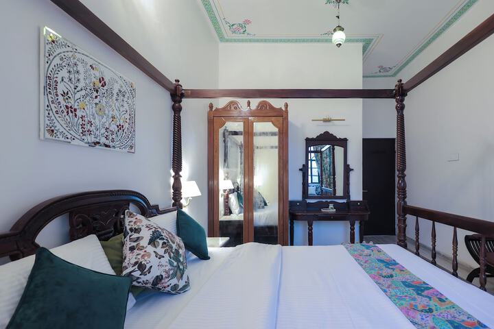 Room 4 of 22