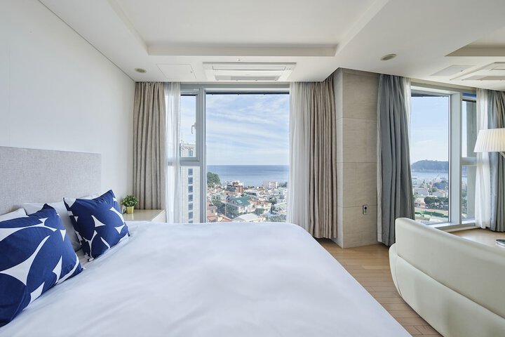 Room 15 of 62
