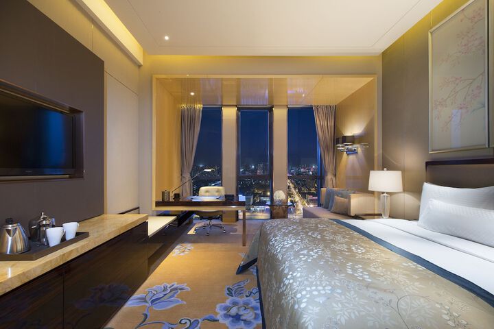 Room 5 of 42