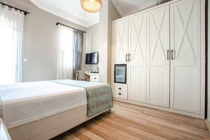 Room 7 of 55