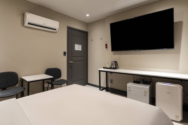 Room 44 of 78