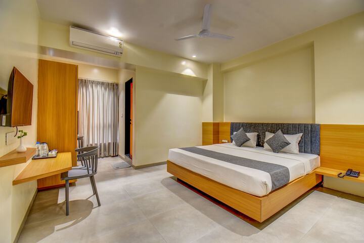 Room 3 of 18