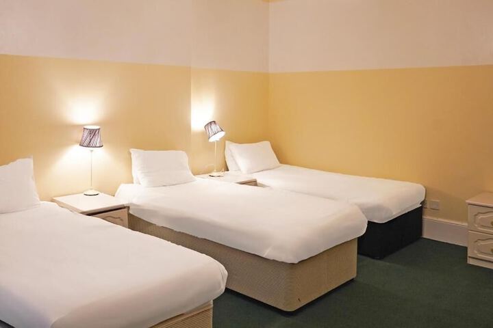Room 5 of 72
