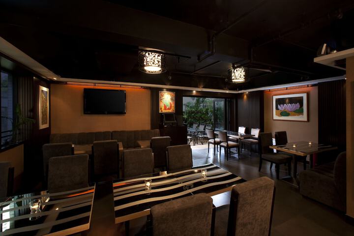 Lounge 43 of 70