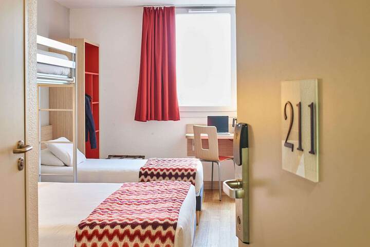 Room 8 of 38