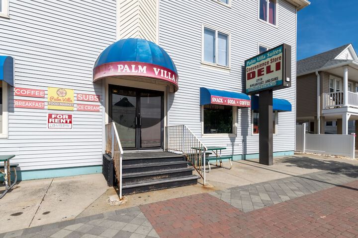 Breakfast/Coffee Service 38 of 55