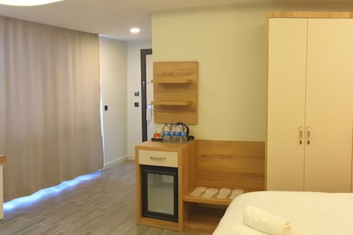 Room 28 of 47