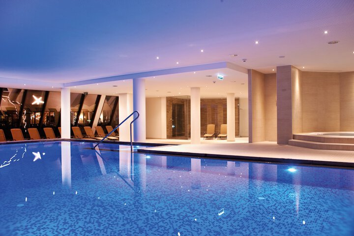 Hotel Pool