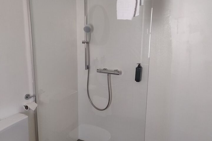 Room 51 of 94