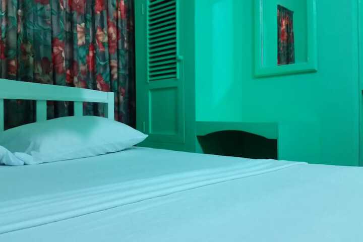 Room 8 of 46