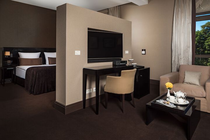 Room 20 of 141